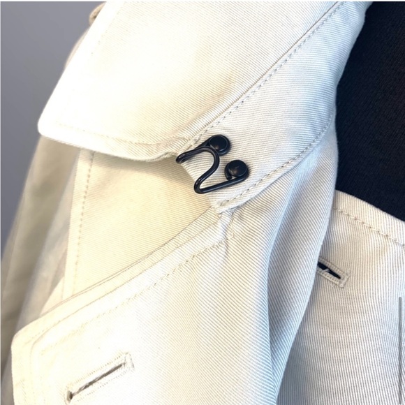 Convertible coach trench/ sleeveless dress/ cape - Picture 8 of 16